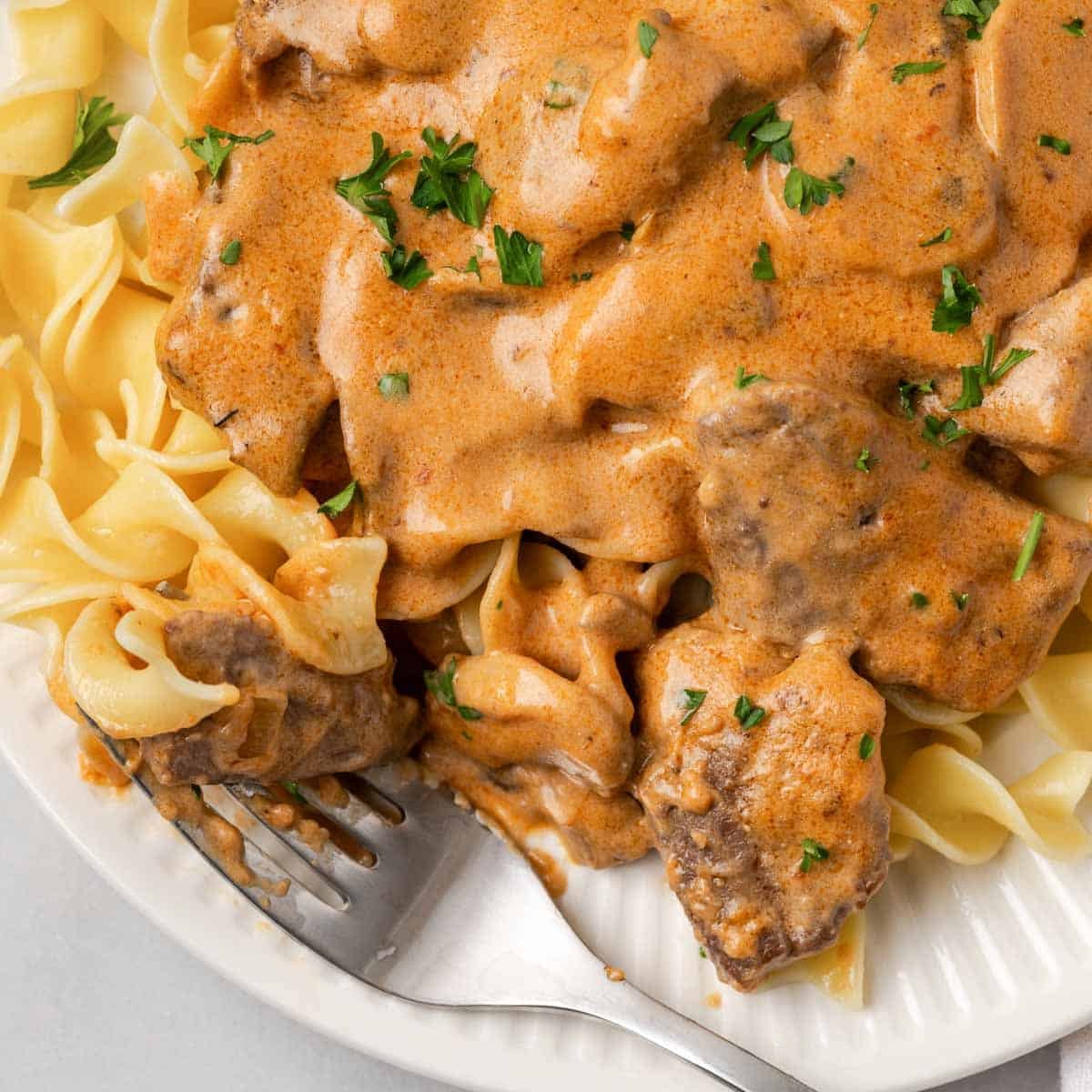 Easy Beef Stroganoff [cheflindseyfarr.com]