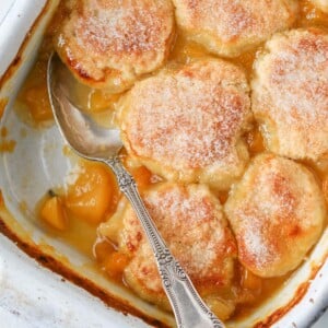 https://cheflindseyfarr.com/wp-content/uploads/2013/06/old-fashioned-ozark-peach-cobbler-featured-300x300.jpg