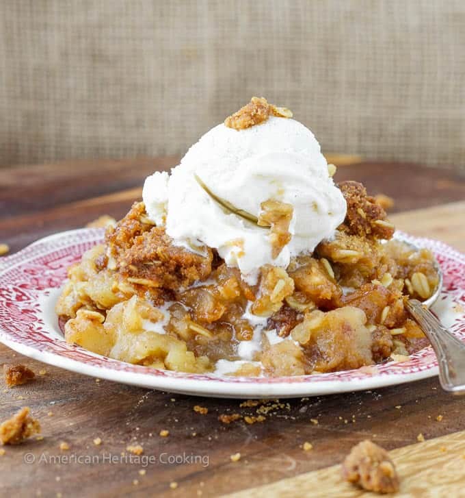 Old Fashioned Easy Apple Crisp - The Chunky Chef