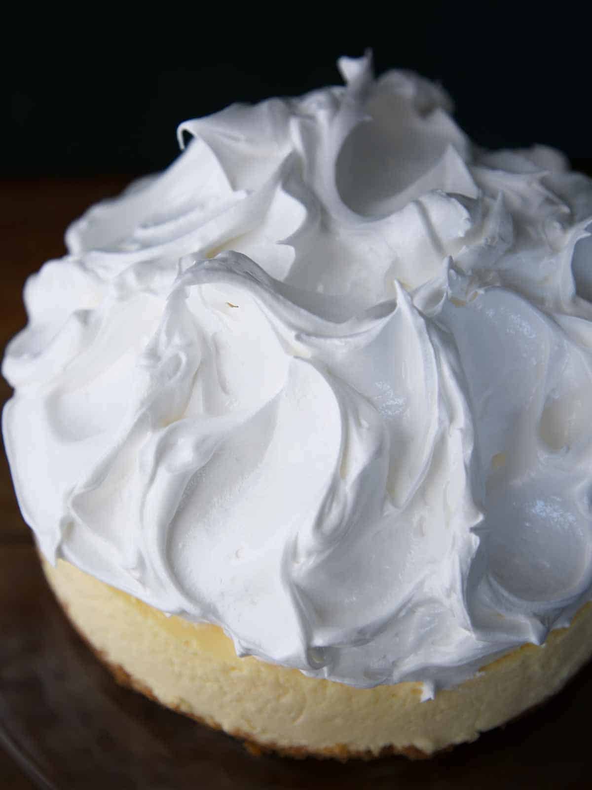 dramatic marshmallow frosting swooshes. 