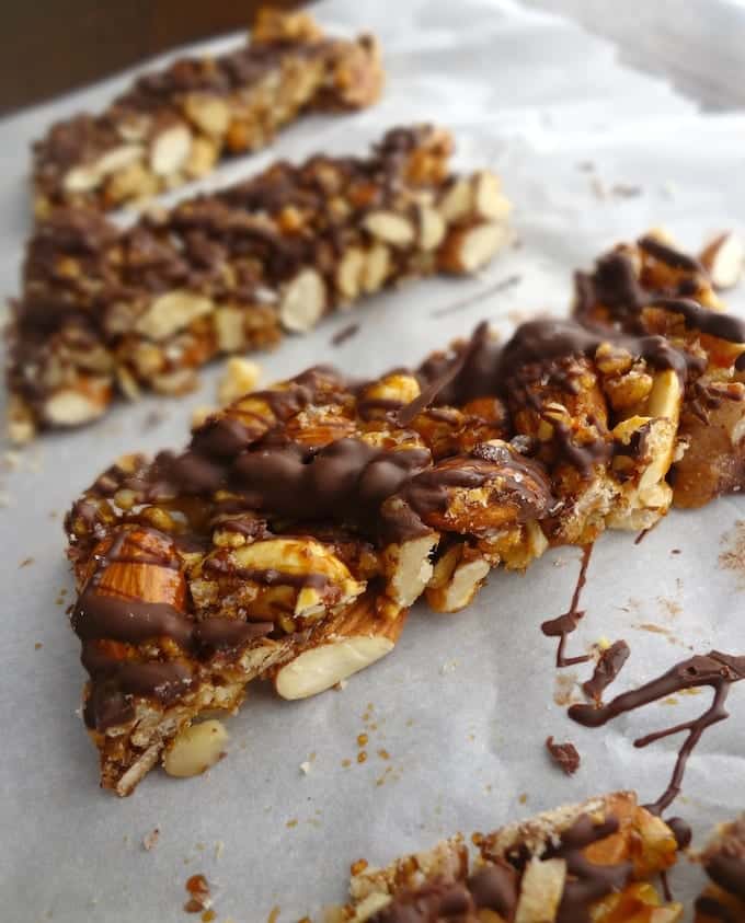 These Dark Chocolate Nut KIND Bars Copy Cats are sinfully delicious! The perfect sweet snack!