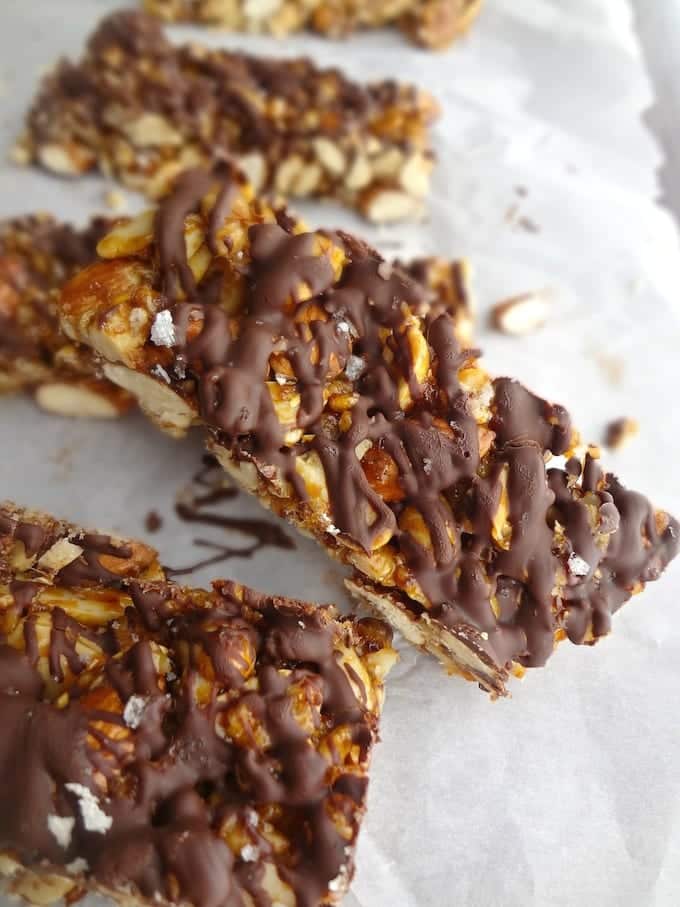 These Dark Chocolate Nut KIND Bars Copy Cats are sinfully delicious! The perfect sweet snack! 