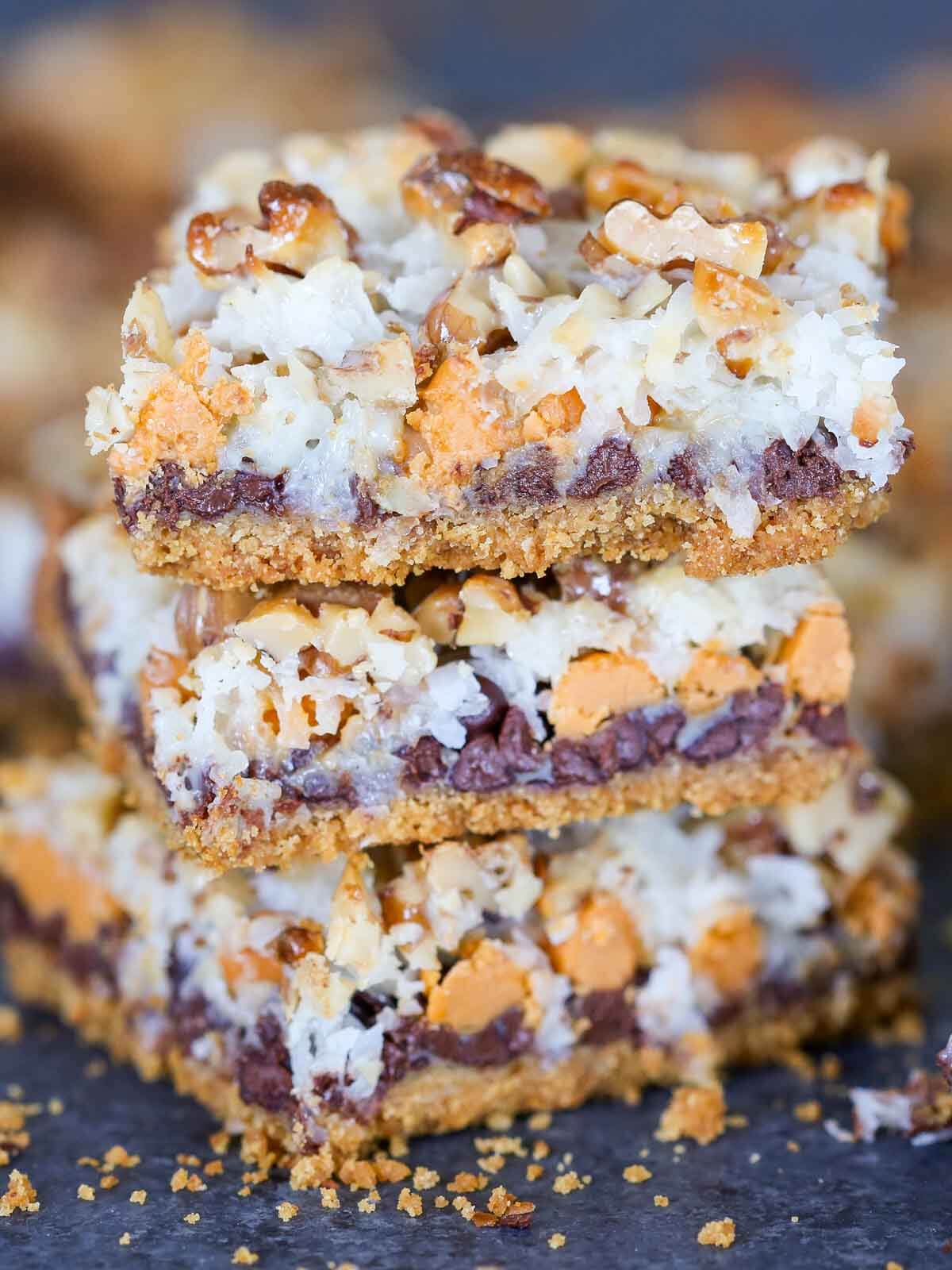 stacked 7 layer bars close up.