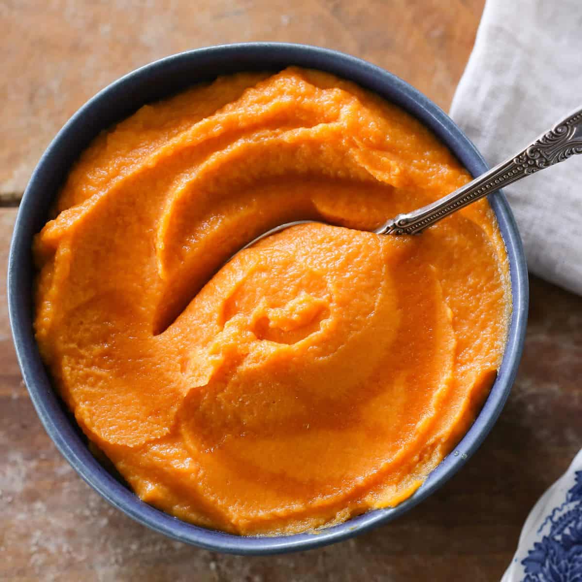 Maple Mashed Sweet Potatoes in blue bowl