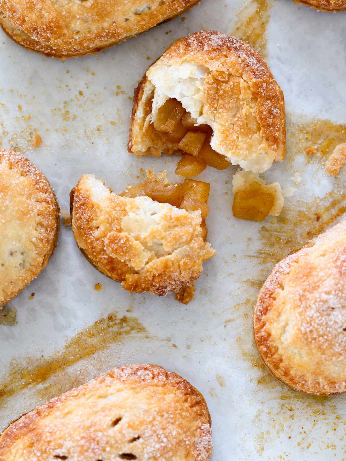 apple hand pies baked.