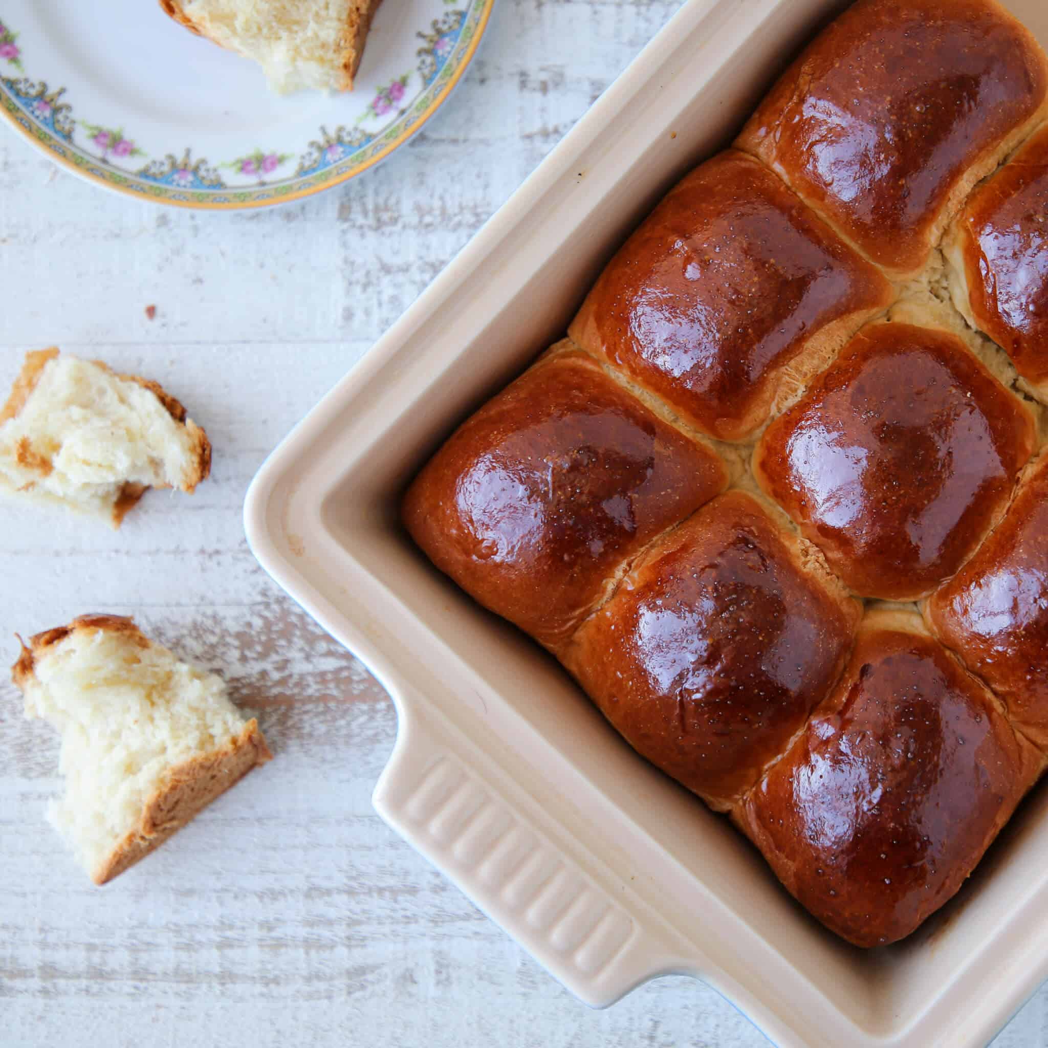 Easy Dinner Rolls Tablescape