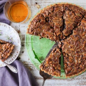 Bourbon Chocolate Pecan Tart tablescape