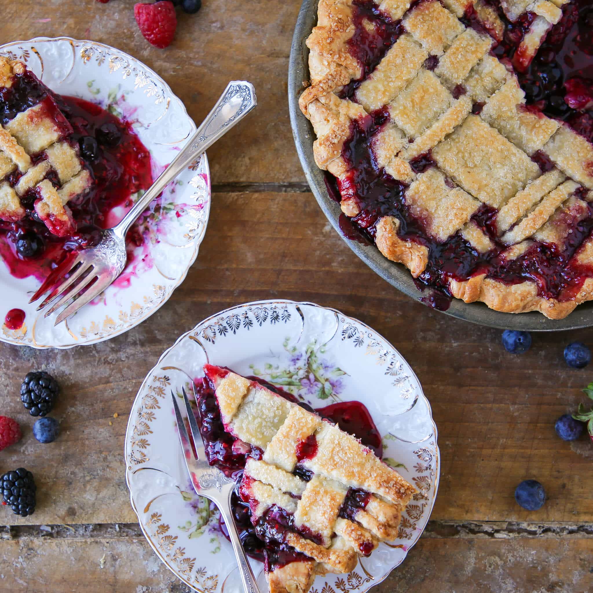 Mixed Berry Pie Tablescape