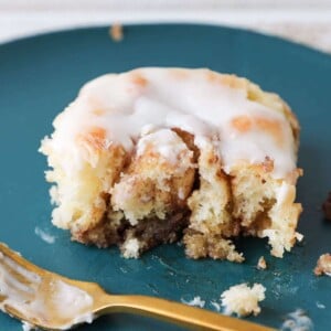 The best cinnamon rolls interior close up