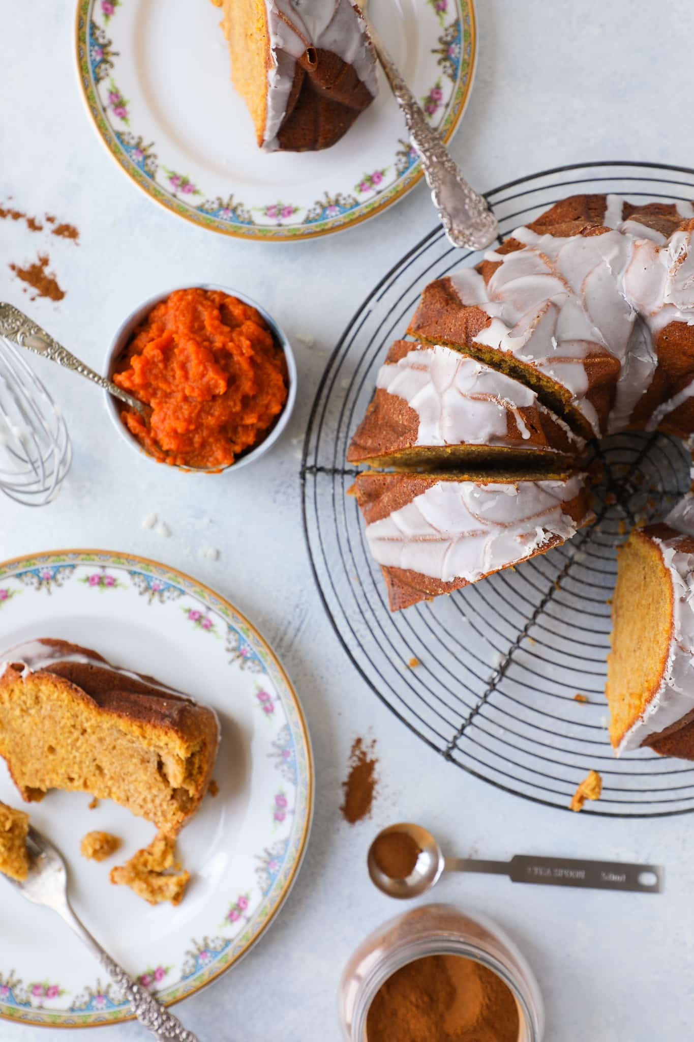 Pumpkin Spice Bundt Cake Tablescape