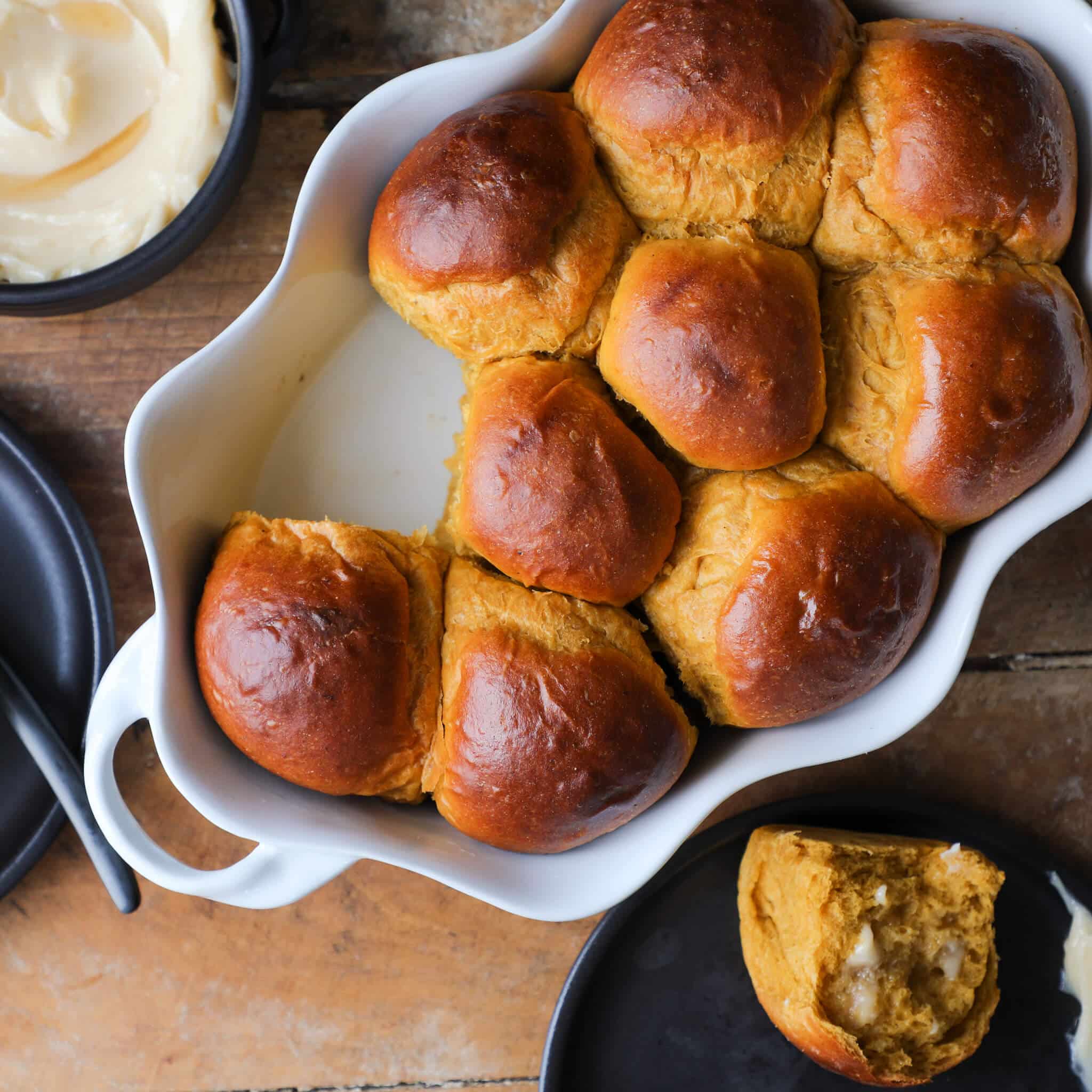 Pumpkin Spice Dinner Rolls best pumpkin recipes for fall