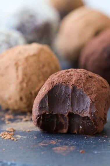 Dark Chocolate Nutella Truffles cocoa powder for easy christmas cookie.
