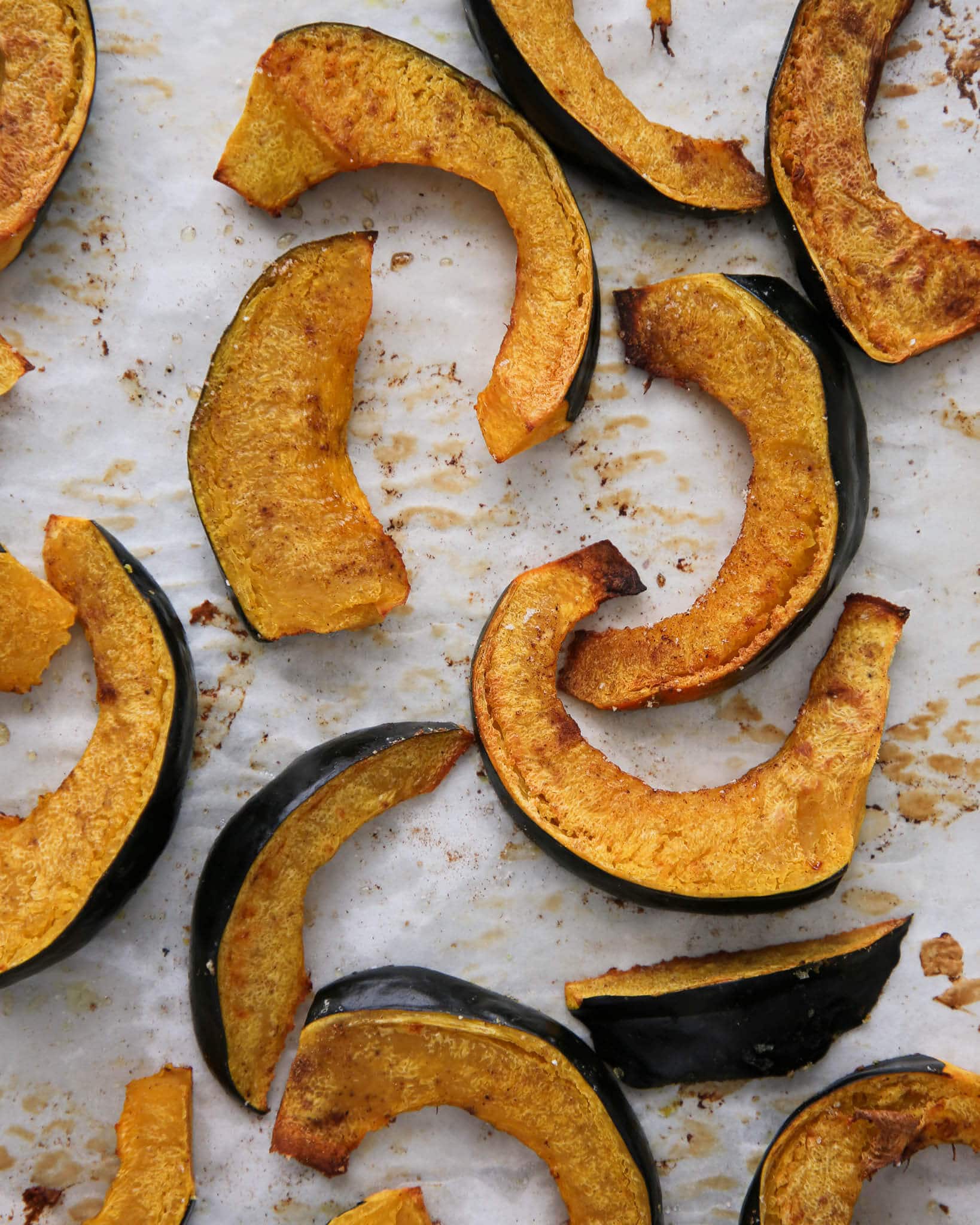 Healthy Roasted Acorn Squash Baked