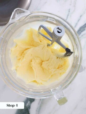Vanilla Cupcakes - Chef Lindsey Farr