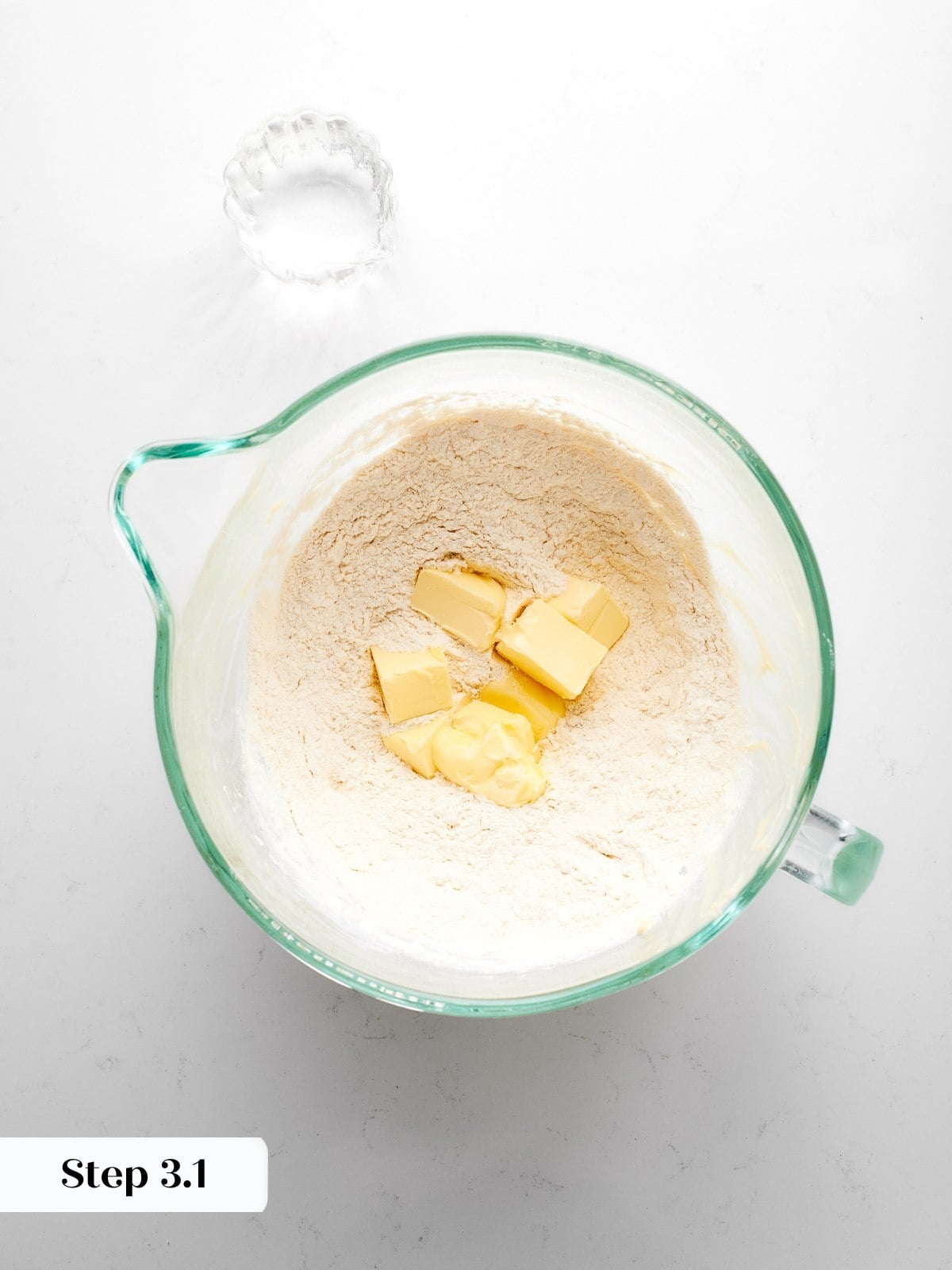 ingredients for détrempe preparation.