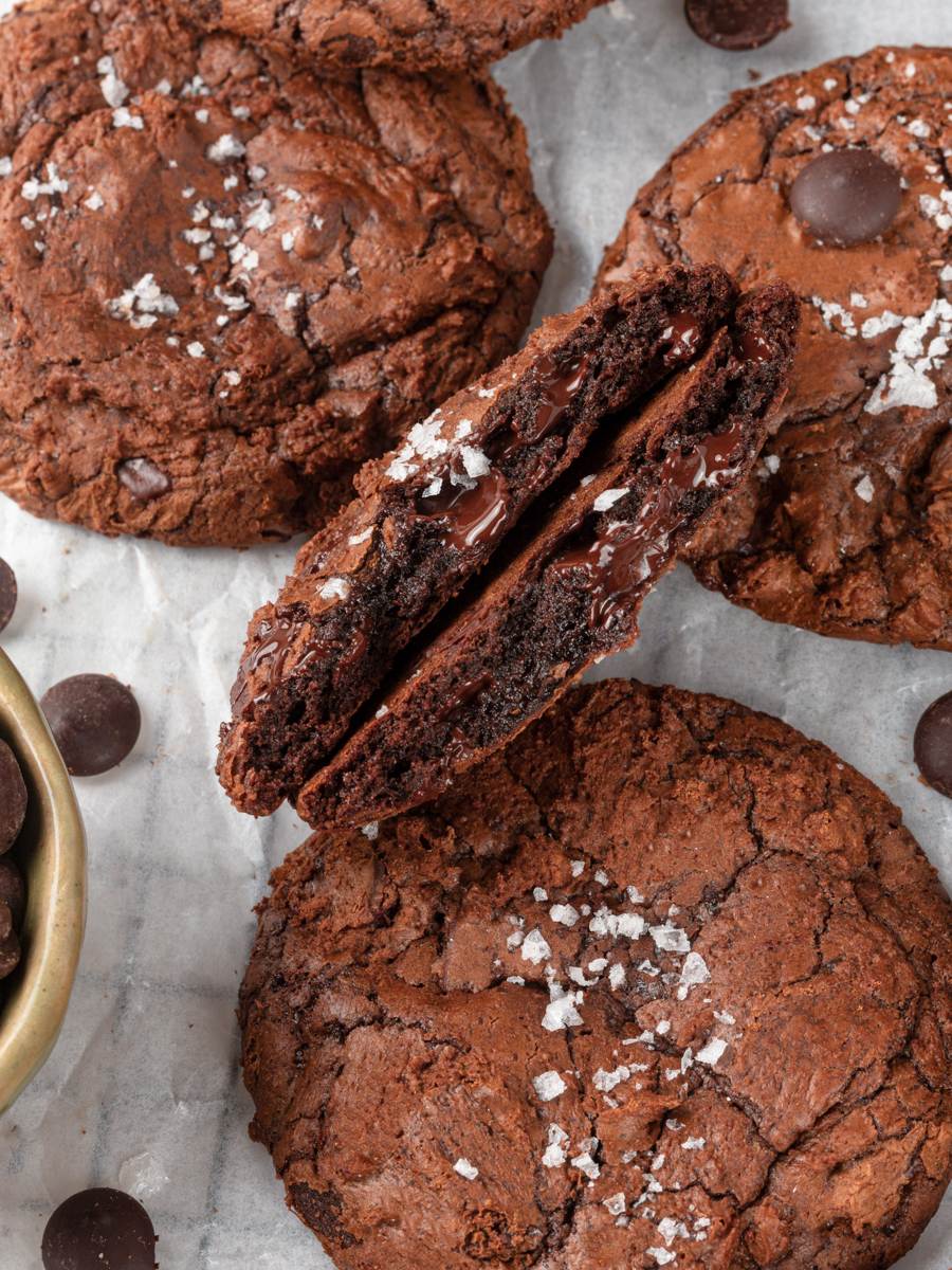 That soft, gooey center is what sets these brownie cookies apart from a crisp chocolate cookie.