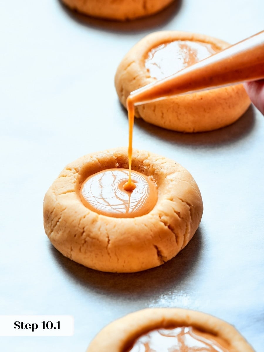 This is the defining moment: real pie custard filling the well of each pumpkin pie cookie.