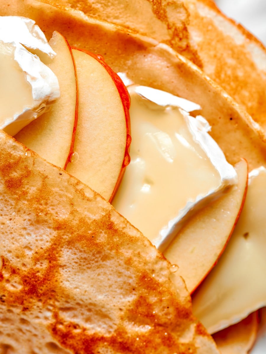Brie melts at the same rate as thin apple, so savory crepes warm evenly throughout.