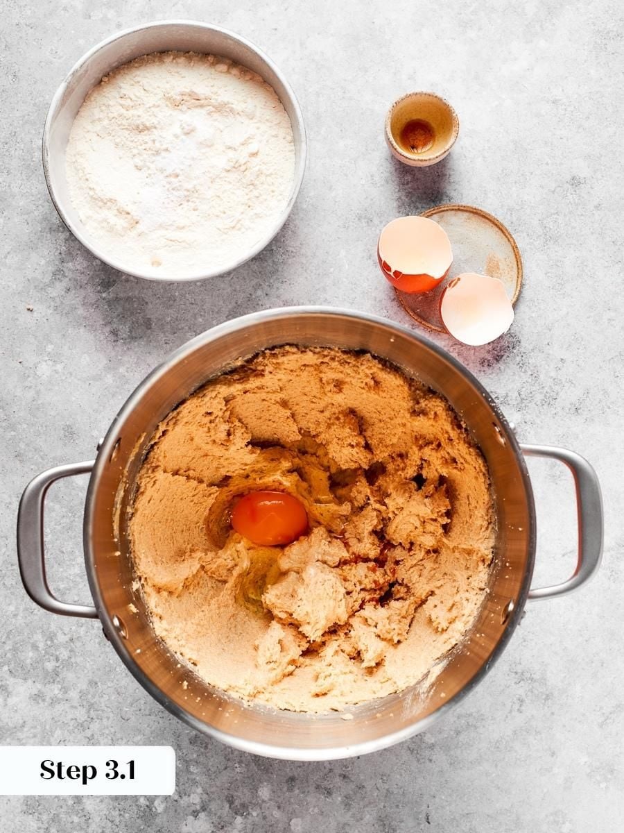 Beating the egg in fully keeps the dough for chewy peanut butter cookies from splitting.